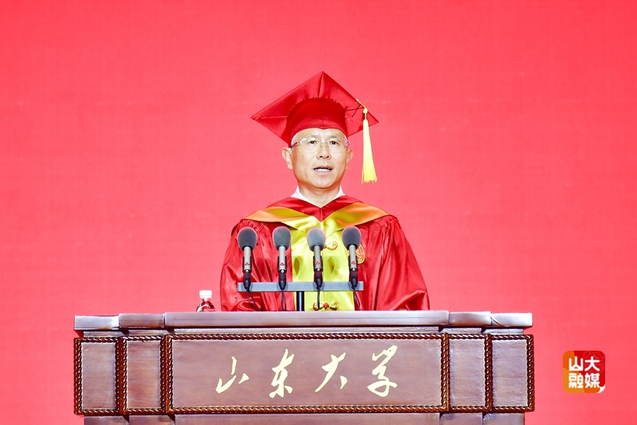 山大2025最小新生硕士19岁博士21岁山大新星闪耀，2025年最小新生硕士19岁，博士仅21岁